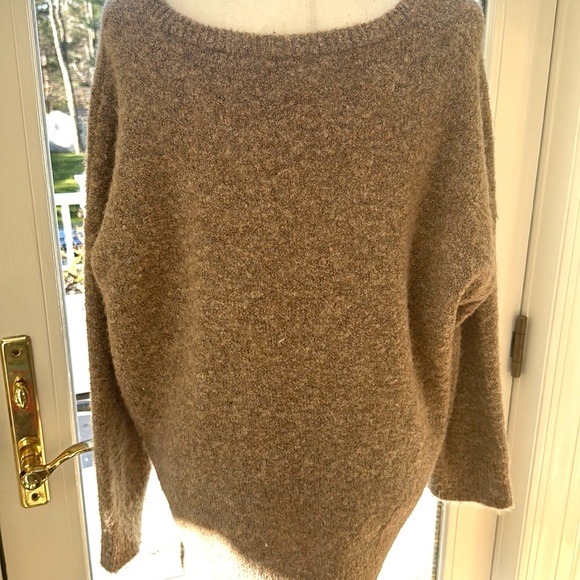 Willow & Clay S EUC Oversized TAUPE Cozy Sweater - Picture 3 of 7